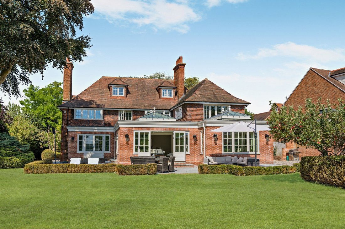 House in Felsted, England 1 - 18820620