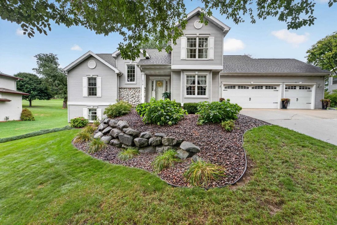 House in Mount Horeb, Wisconsin, United States 1 - 18820441