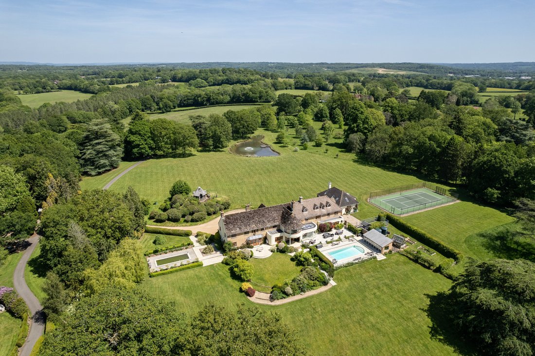 Haus in Warnham, England 1 - 18820651