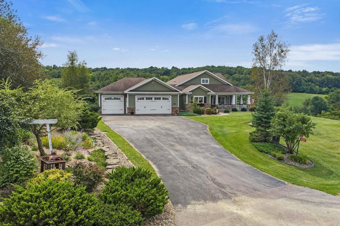 House in Wonewoc, Wisconsin, United States 3 - 18820456