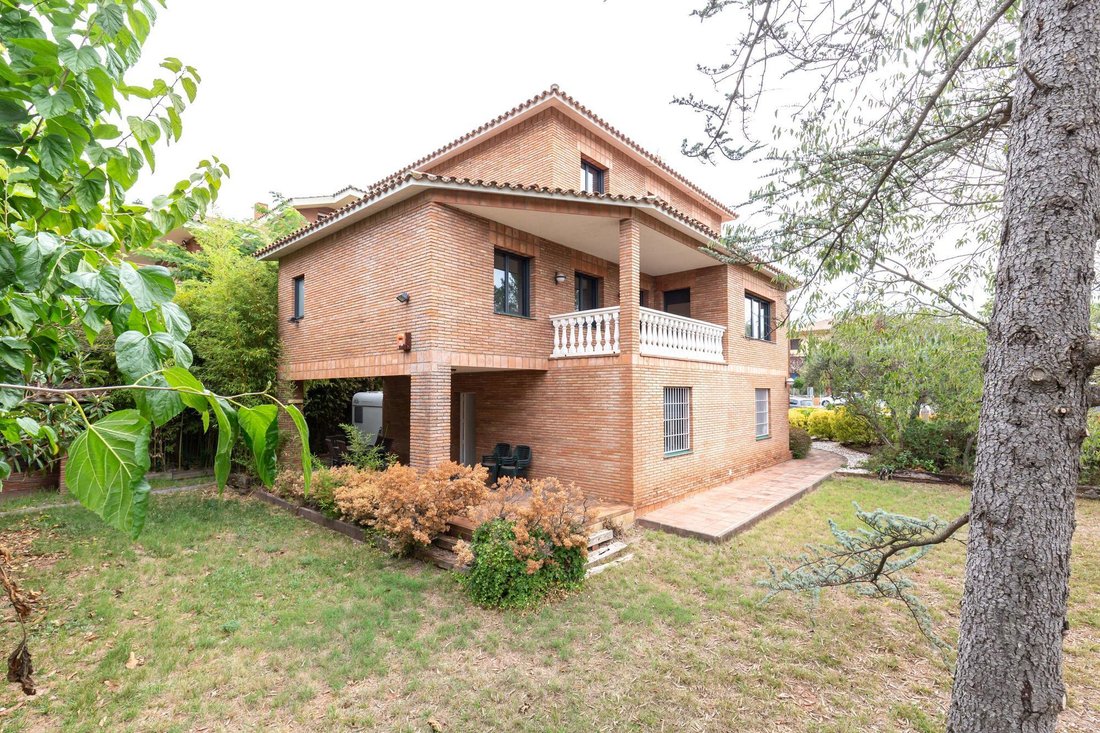 Villa in Sant Cugat del Valles, Catalonia, Spain 2 - 18820799