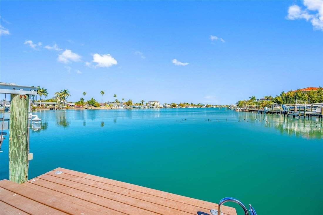 Maison à Madeira Beach, Floride, États-Unis 2 - 18820502