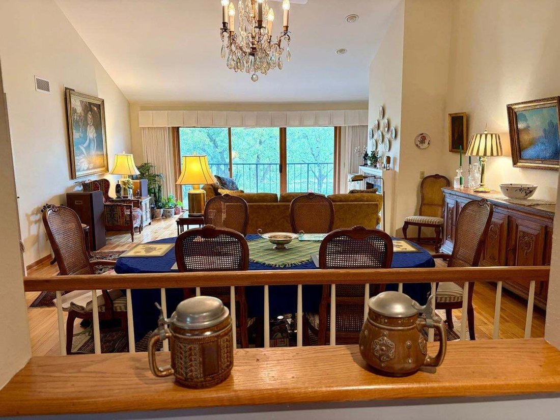 Condo in Madison, Wisconsin, United States 4 - 18813947