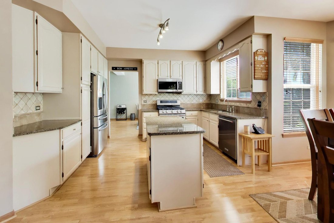 House in Gurnee, Illinois, United States 5 - 18820686