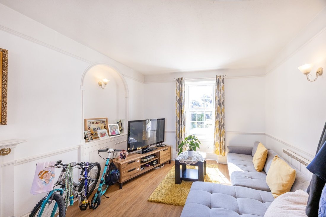 House in United Kingdom 4 - 18820416