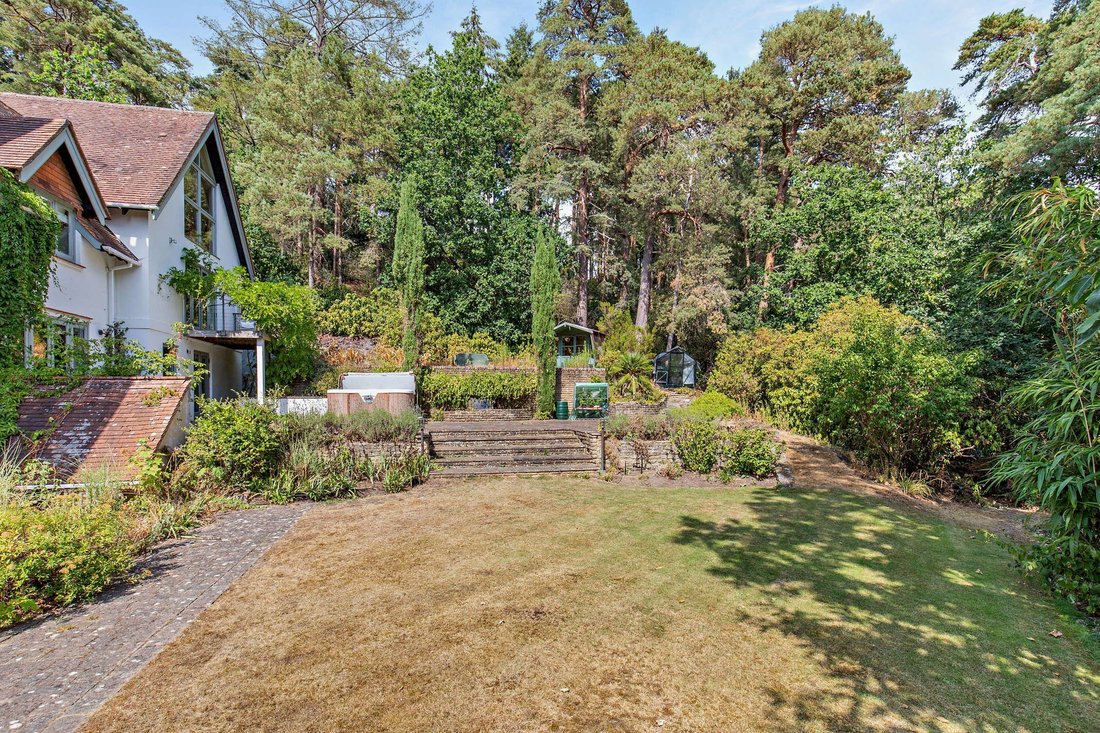 Haus in Lower Bourne (Farnham), Lower Bourne, England 5 - 18820616