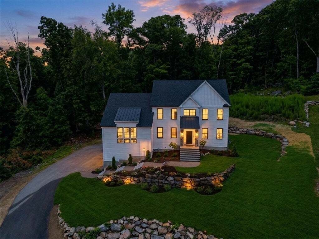 House in Cumberland, Rhode Island, United States 2 - 18547686