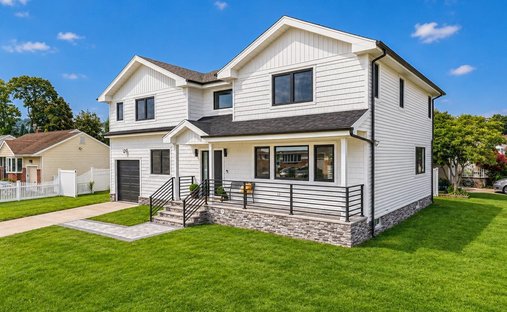 House in Old Bethpage, New York, United States 1