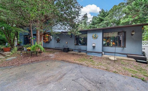 House in North Kingstown, Rhode Island, United States 1