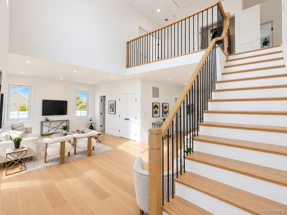 House in Levittown, New York, United States 3 - 18820812