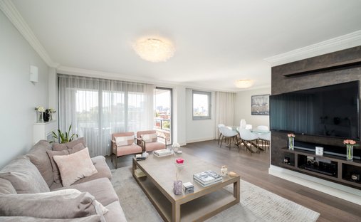 Apartment in St John's Wood, Westminster, England 1