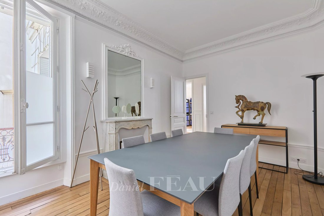 Apartment in Auteuil Nord, Paris 16e Arrondissement, Paris 2 - 18820285