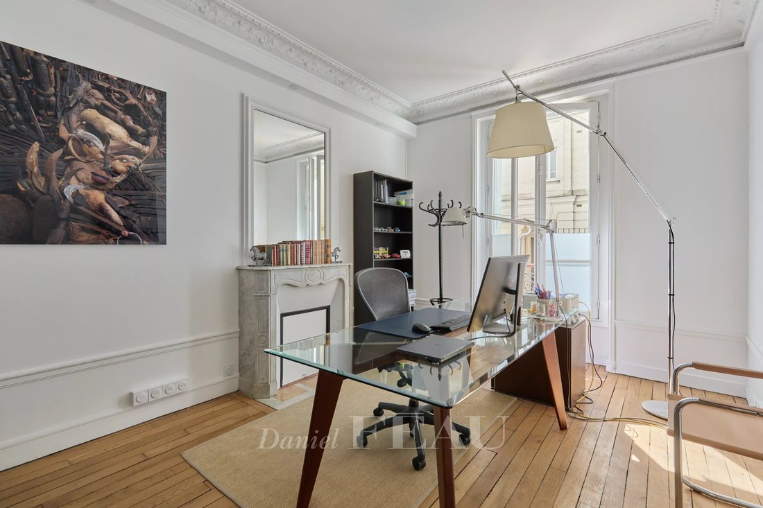 Apartment in Auteuil Nord, Paris 16e Arrondissement, Paris 5 - 18820285