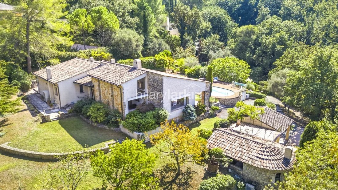 Villa en Mougins, Provenza-Alpes-Costa Azul, Francia 1 - 18825103