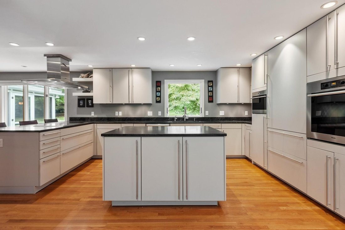 House in Acton, Massachusetts, United States 4 - 18821677