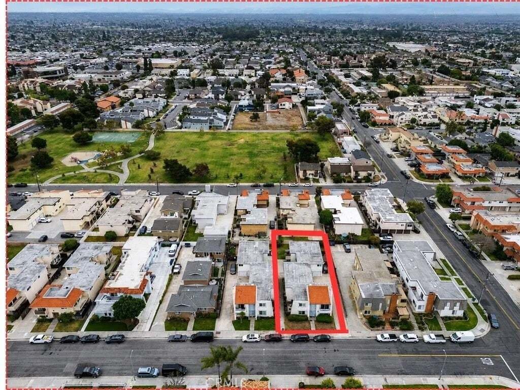 Huntington Beach, California, United States 2 - 18824047