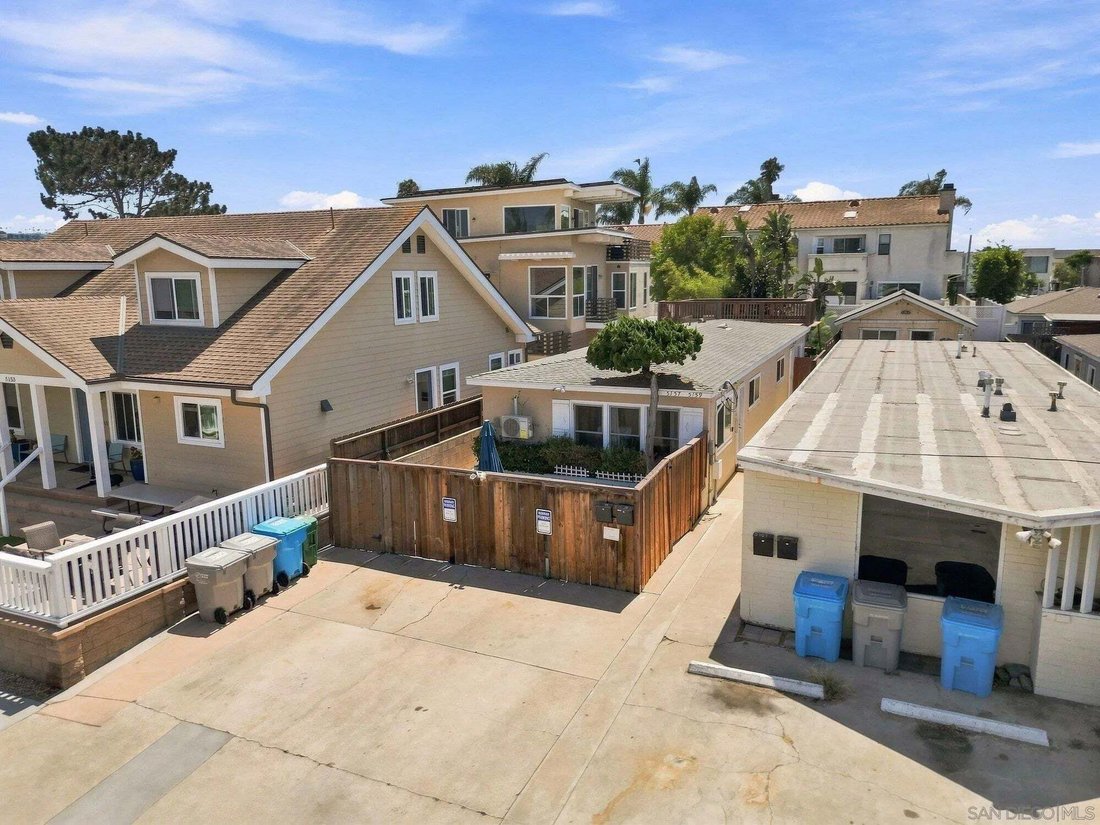 San Diego, California, United States 3 - 18823972