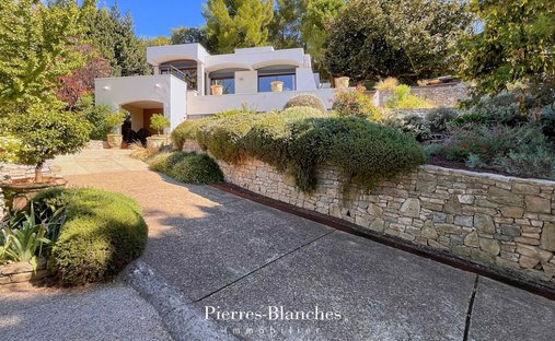 House in Camplanier, Nimes, France 1