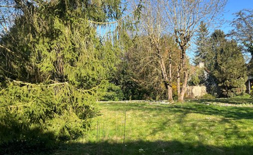 Land in Côte Saint Louis, Garches, Frankreich 1