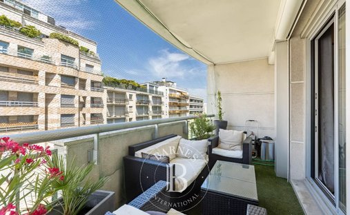 Apartment in Parchamp–Albert Kahn, Boulogne-Billancourt, France 1