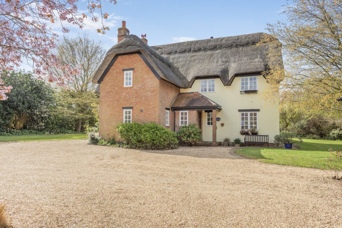 Haus in Aspley Guise, England 4 - 18823083