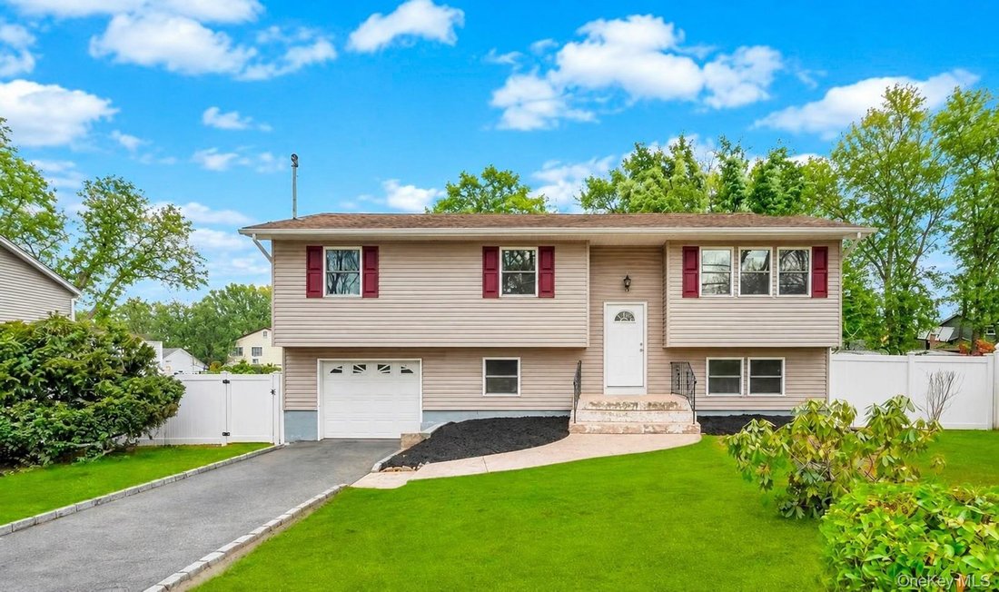 Casa en Lake Ronkonkoma, Nueva York, Estados Unidos 2 - 18824769