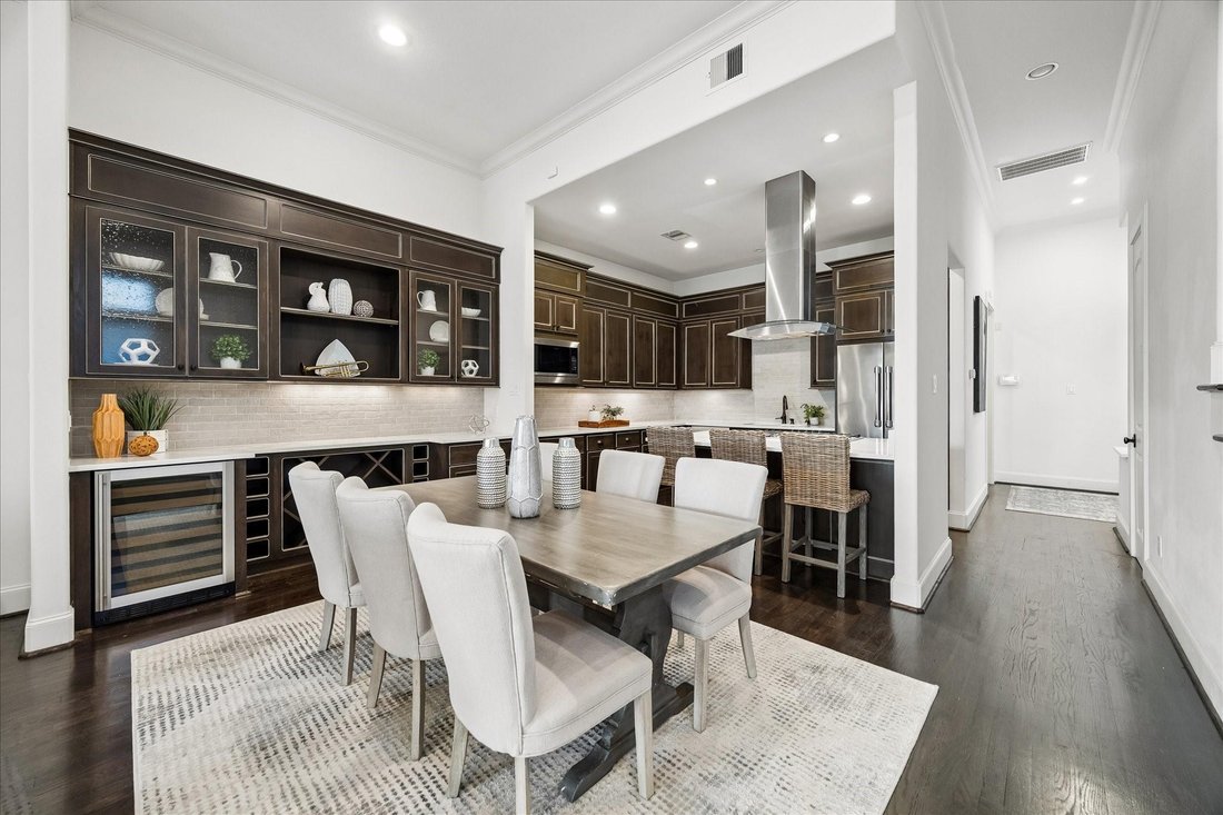 House in Houston, Texas, United States 5 - 18824437