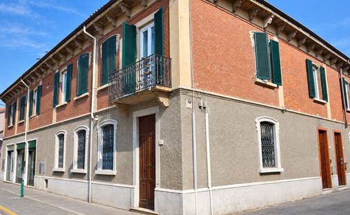 Landhaus in San Giorgio su Legnano, Lombardei, Italien 1