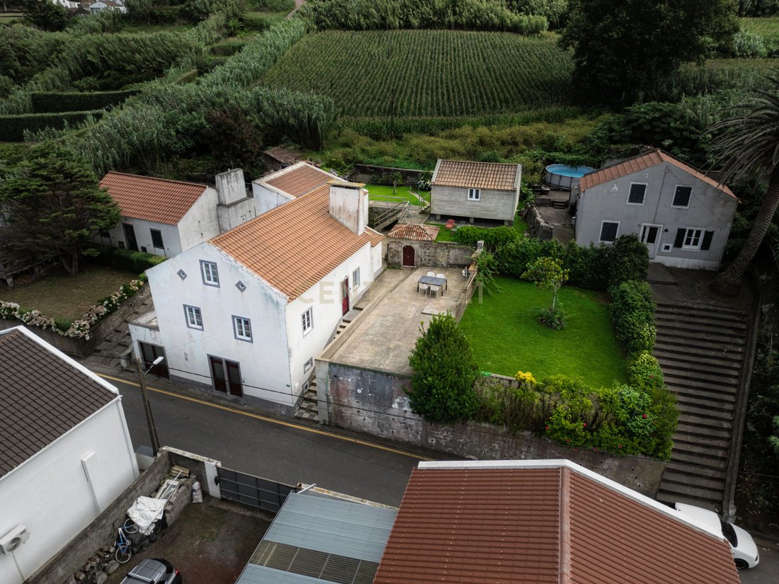 Villa in Pilar da Bretanha, Azores, Portugal 1 - 18824587