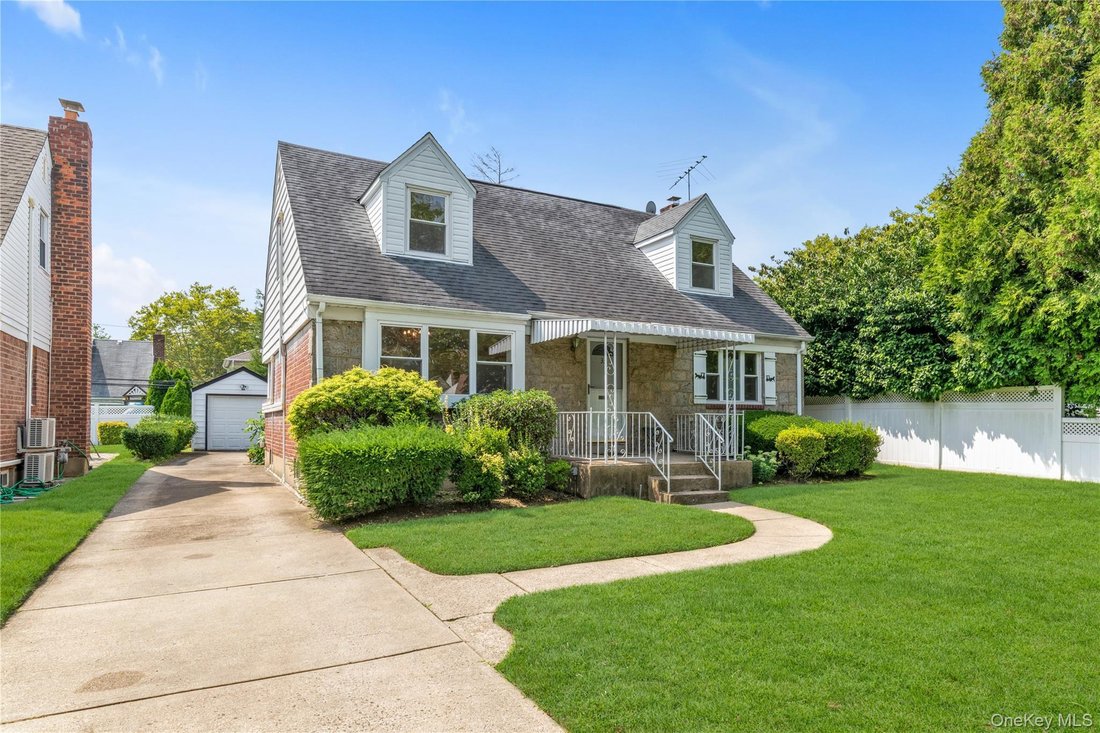Casa a New Hyde Park, New York, Stati Uniti 2 - 18824681