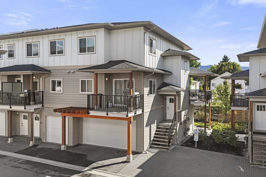 Townhouse en Kelowna, Columbia Británica, Canadá 1 - 18826165