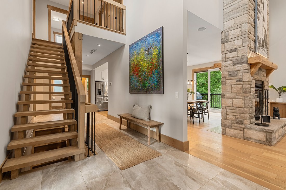 House in Collingwood, Ontario, Canada 3 - 18822137