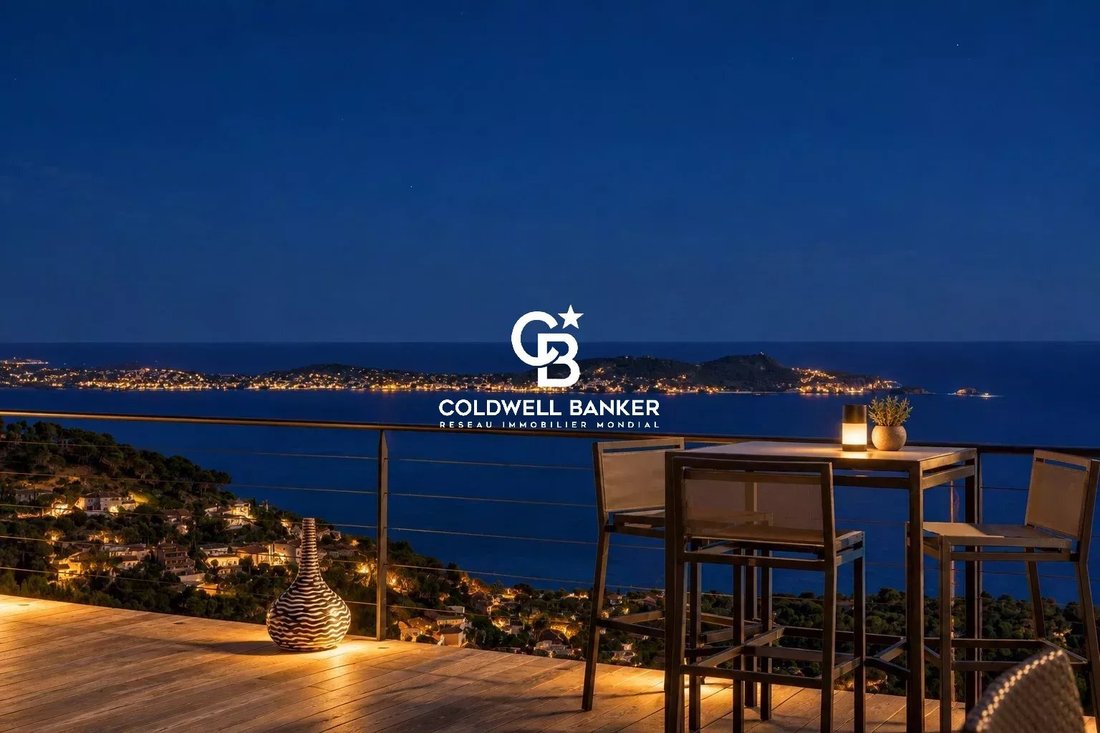 Villa in Hyeres, Provence-Alpes-Côte d'Azur, France 1 - 18156498