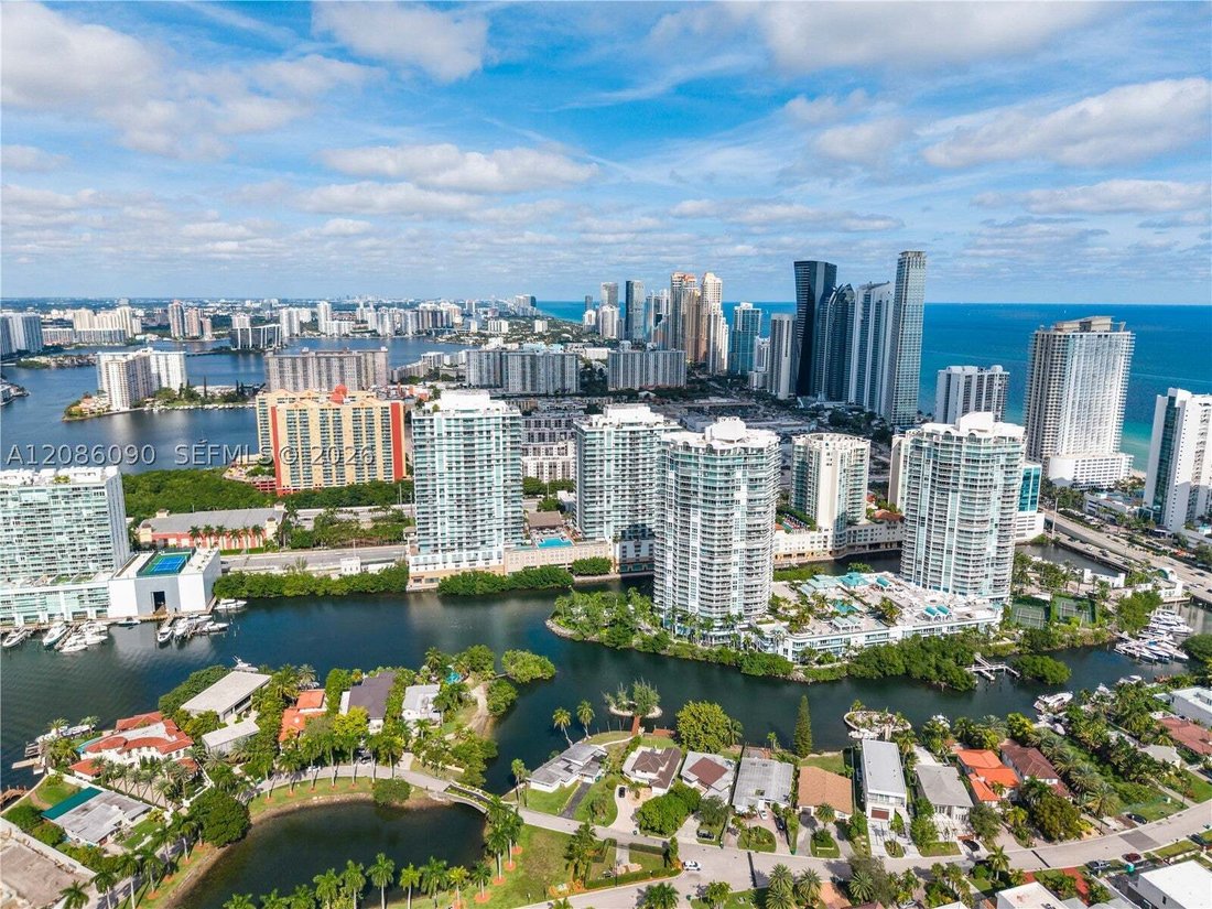 Condominio a Golden Beach, Florida, Stati Uniti 1 - 18823417