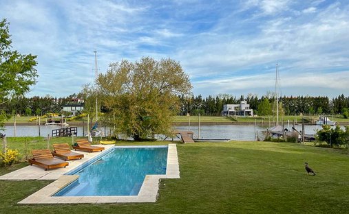 House in Tigre, Buenos Aires Province, Argentina 1