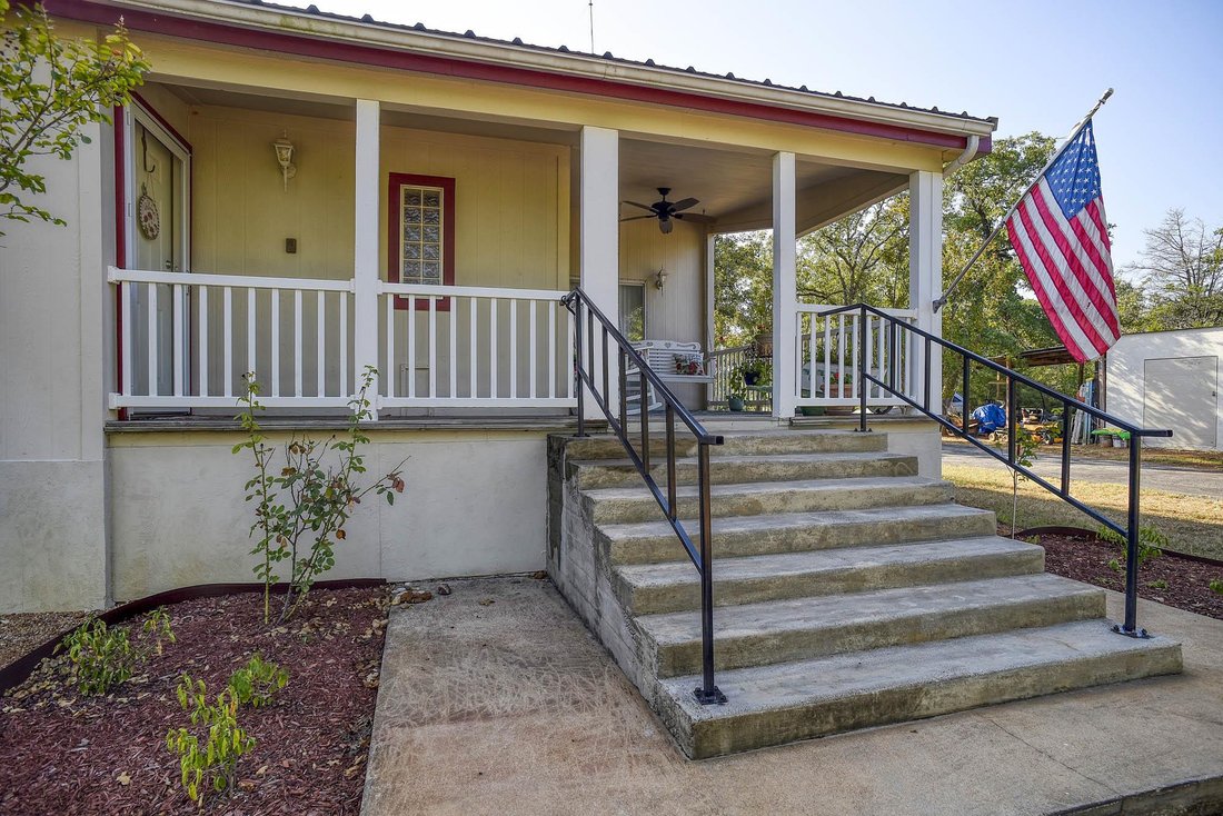 House in Smithville, Texas, United States 5 - 18824254