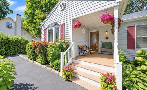 House in Shirley, New York, United States 1