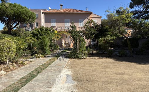 Casa en L'Île-Rousse, Córcega, Francia 1