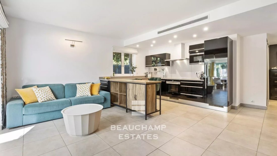 Wohnung in Mougins, Provence-Alpes-Côte d'Azur, Frankreich 1 - 18821624
