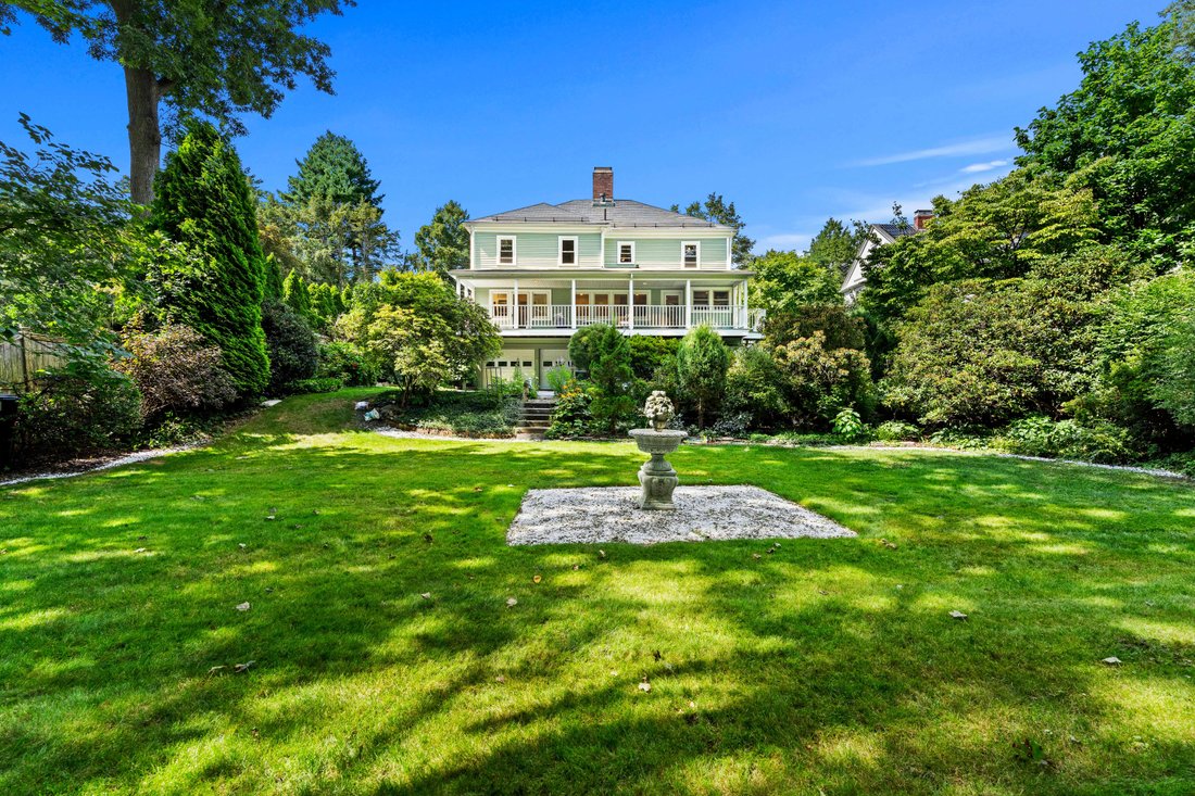 House in Belmont, Massachusetts, United States 3 - 18822136