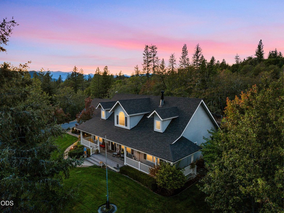 House in Grants Pass, Oregon, United States 1 - 18303799