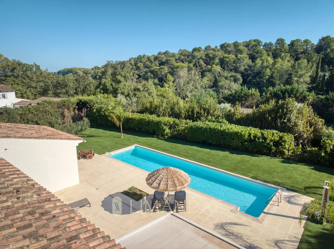 Villa en Valbonne, Provenza-Alpes-Costa Azul, Francia 2 - 18747566