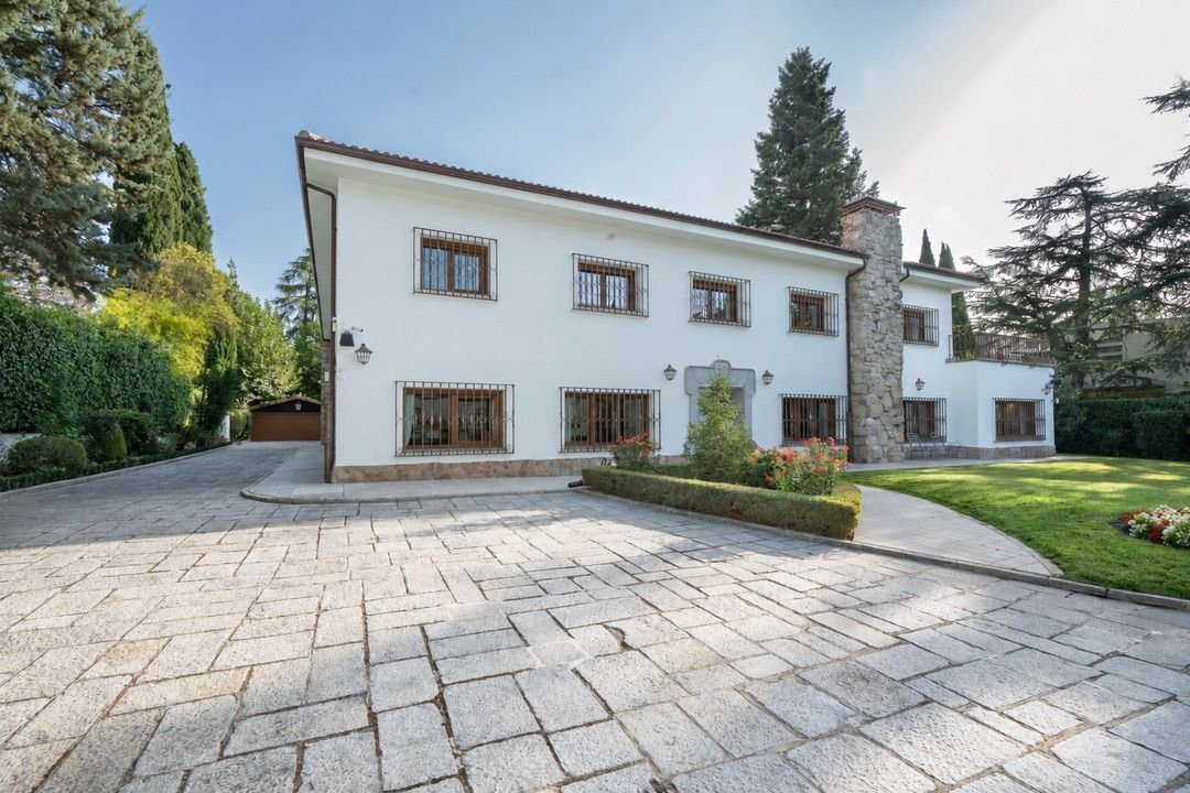 Chalet in Aravaca, Madrid, Spanien 4 - 18821611