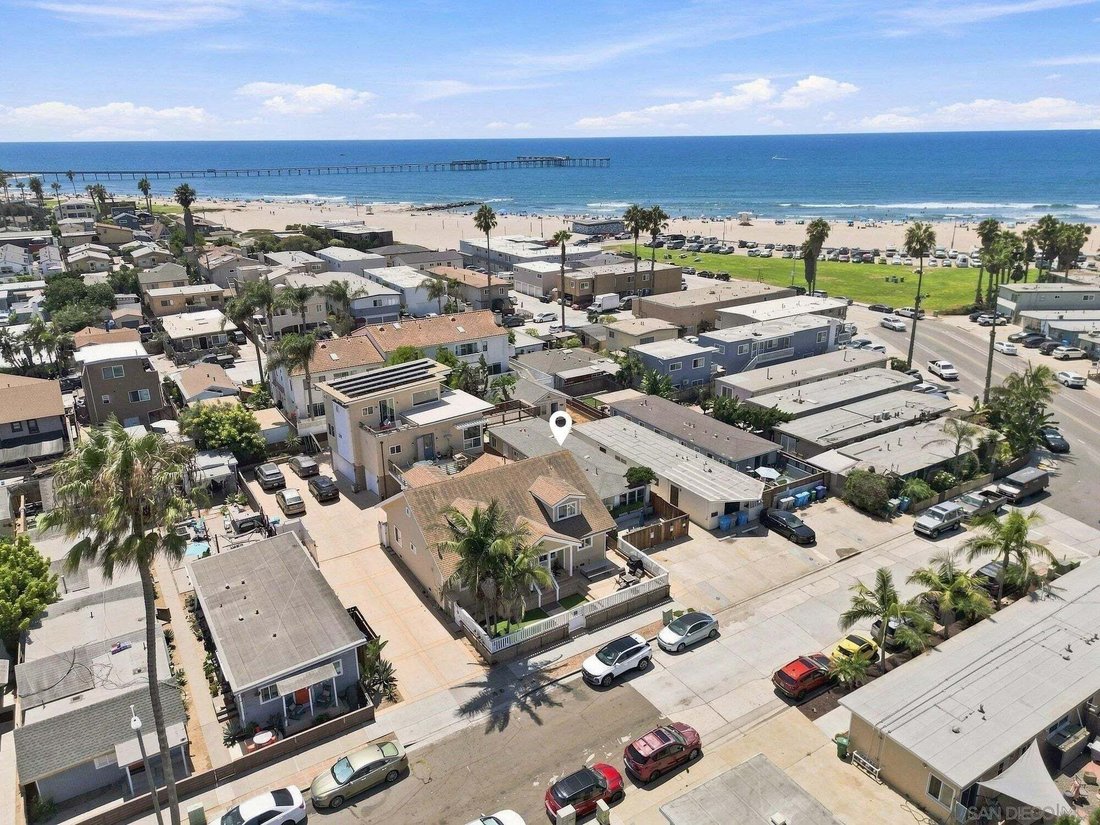 San Diego, California, United States 2 - 18823972