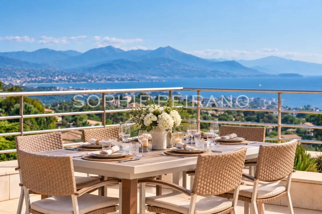 Villa in Cannes, Provence-Alpes-Côte d'Azur, France 2 - 15486860