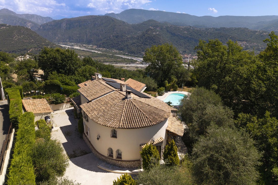 Villa in Saint-Laurent-du-Var, Provence-Alpes-Côte d'Azur, France 1 - 18404600