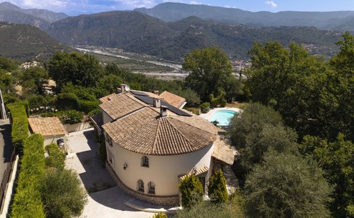 Villa en Saint-Laurent-du-Var, Provenza-Alpes-Costa Azul, Francia 1