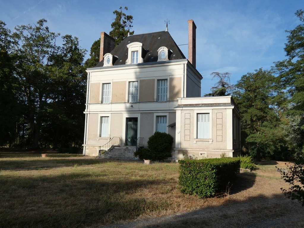 Villa in Villeloin-Coulange, Centre-Val de Loire, France 1 - 18822221