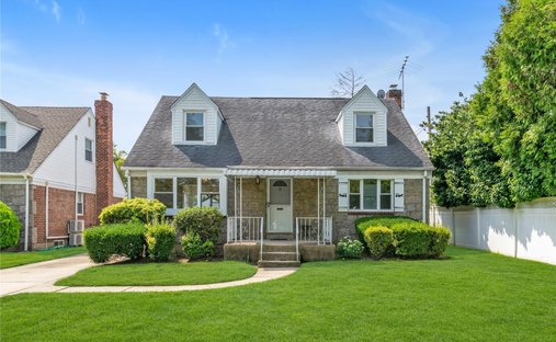 House in New Hyde Park, New York, United States 1