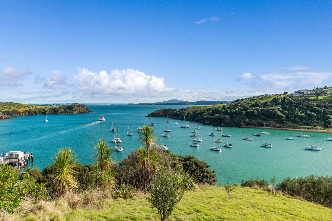 Waiheke Island, Auckland, New Zealand 2 - 17660794